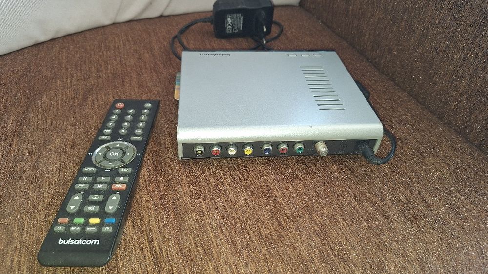 Приемник Булсатком с дистанционно и зарядно