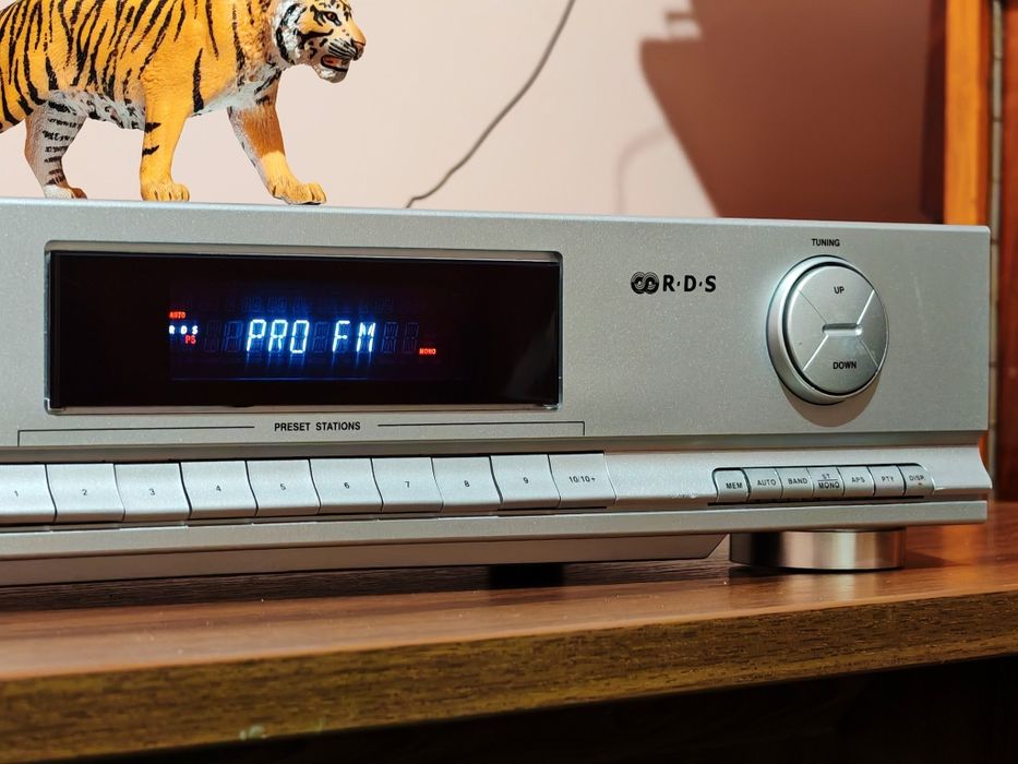 X4 TECH  TU/S-1000. Tuner premium Radio Data System. Preț fix !