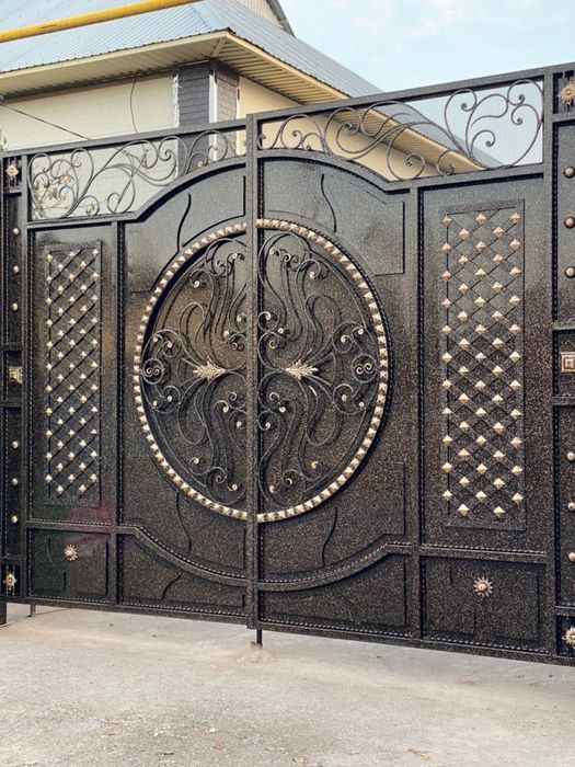 Покраска ворот и дверей