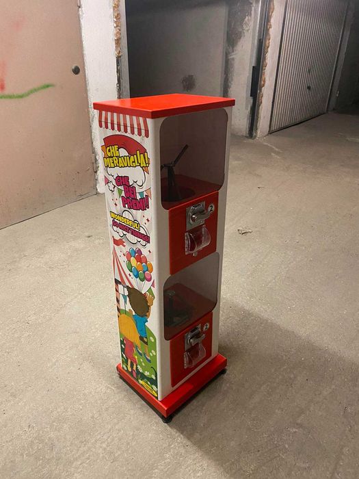 Вендинг машина за топчета и капсули - Марвелия