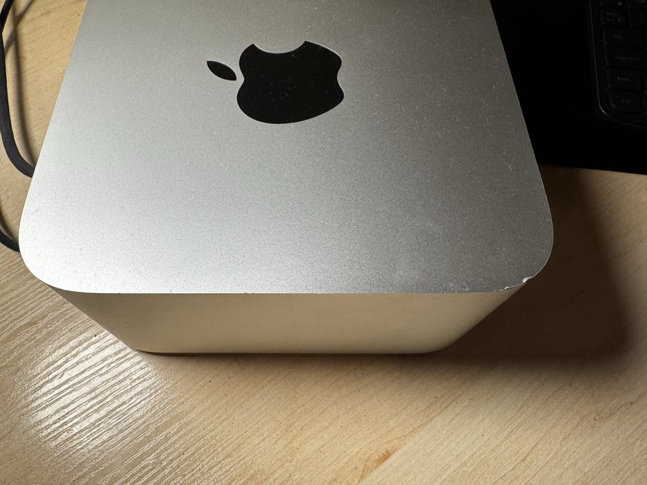 Mac Studio M1 Max / 32GB / 512GB + Magic Keyboard