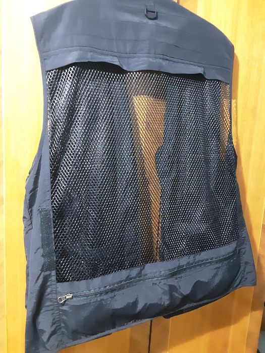 Продам новую безрукавку