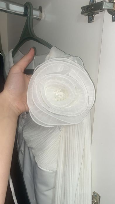 Продам платье  новое в идеале