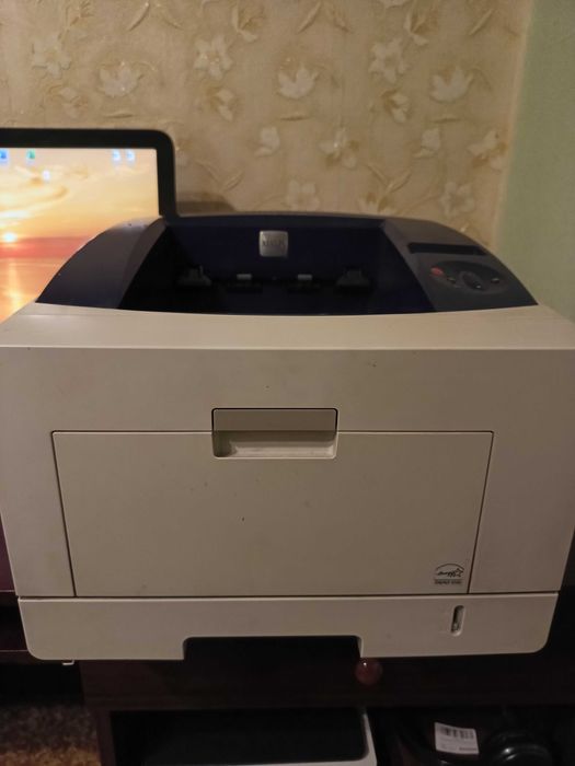 Продавам лазерен принтер Xerox Phaser 3435 (A4, мрежов, офис клас)