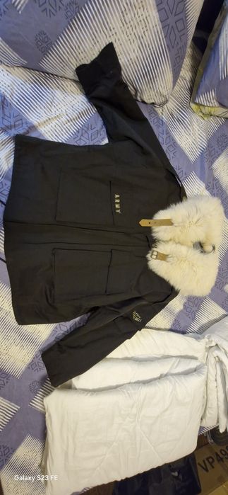 Продаю парку с натуральный мехом