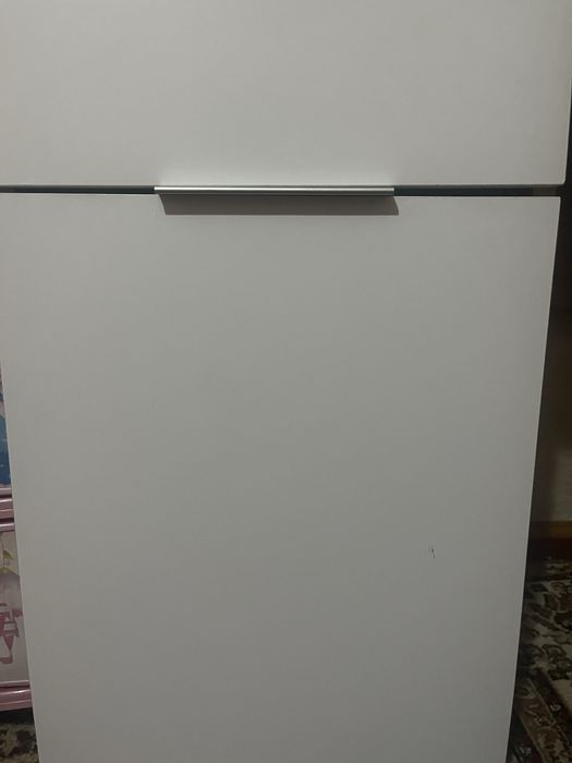 Продам стол в хорошем состояние