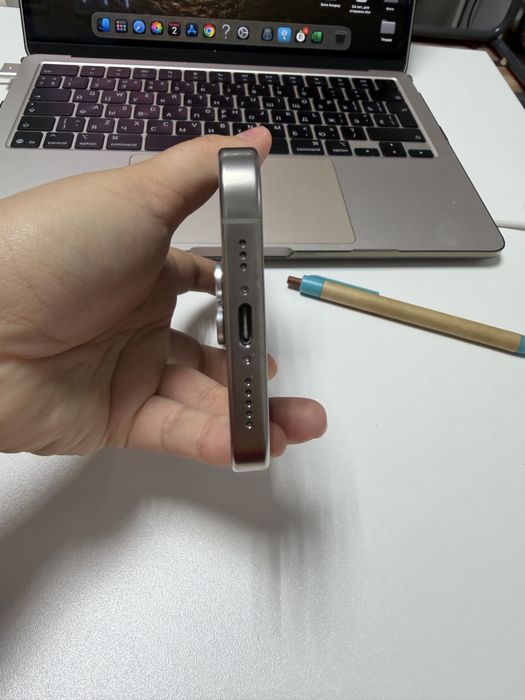 Продам Iphone 16 Pro