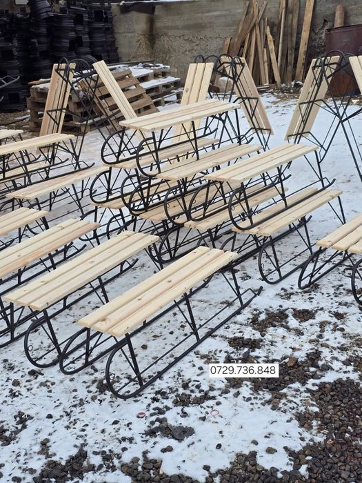 Sanie mare din lemn  cu cadru  metalic