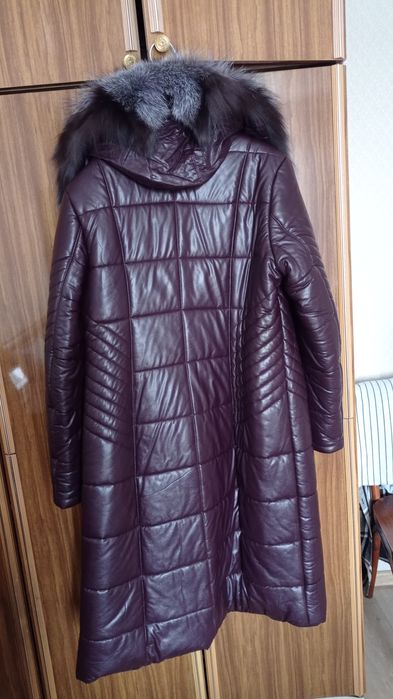 Продам пальто зимнее с башлыком,экокожа