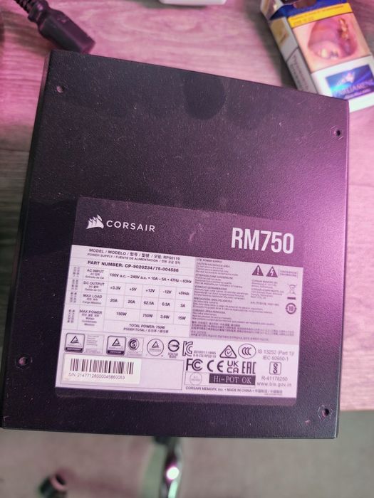 Захранването е Corsair RM750 (RPS0119, CP-9020234), 750W,