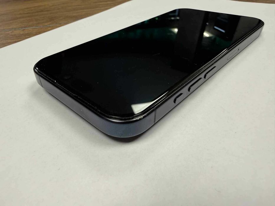 Продавам IPHONE 15 PRO 256GB Батерия 88%