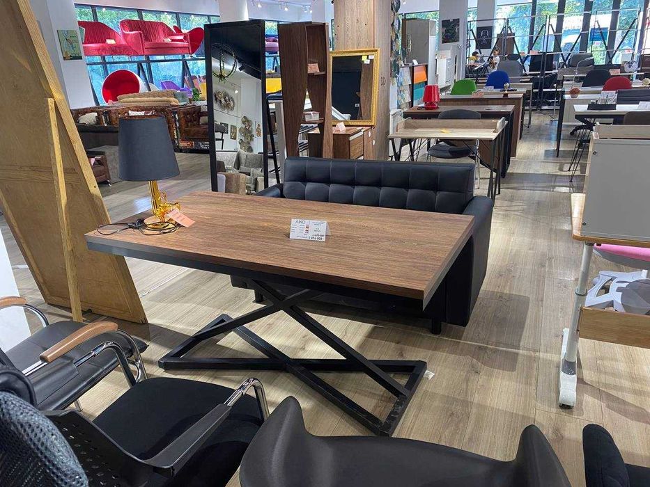 Продам стол офисный