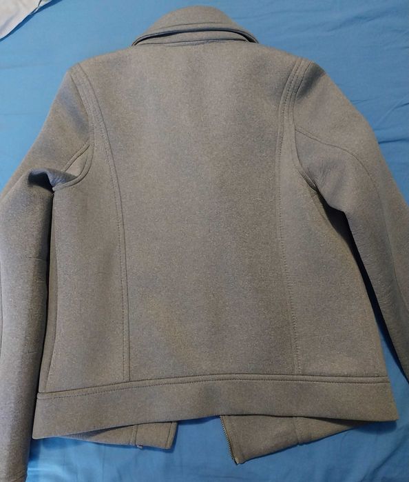 Дамско яке в сиво