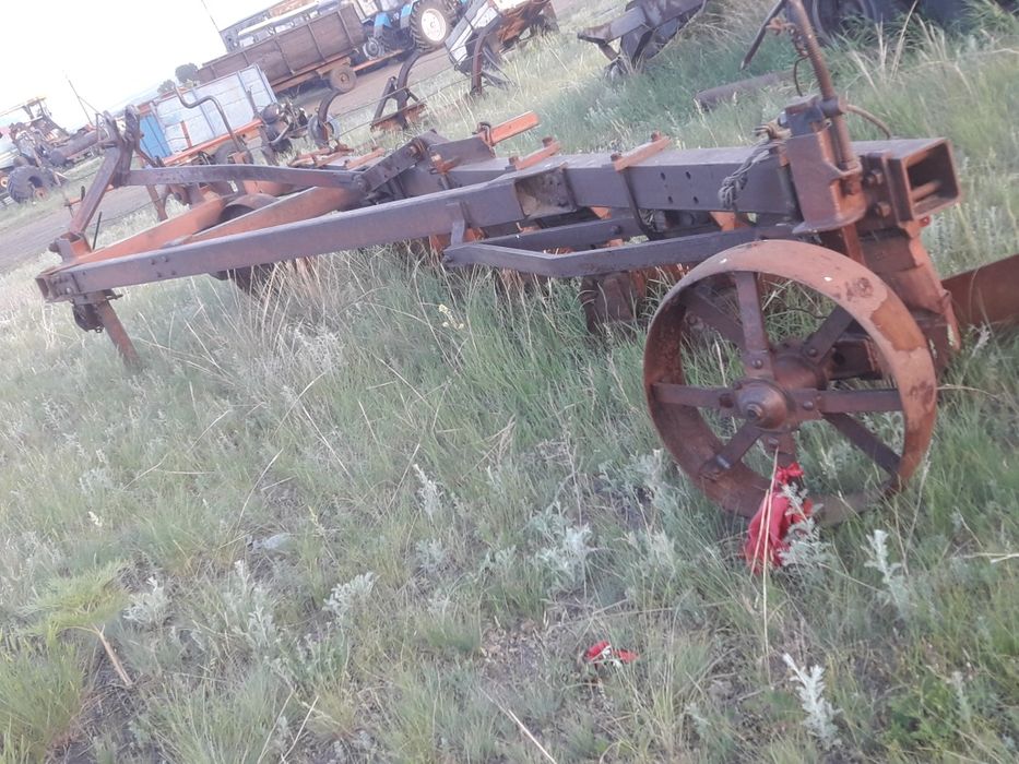 Плуг плн 8.          .