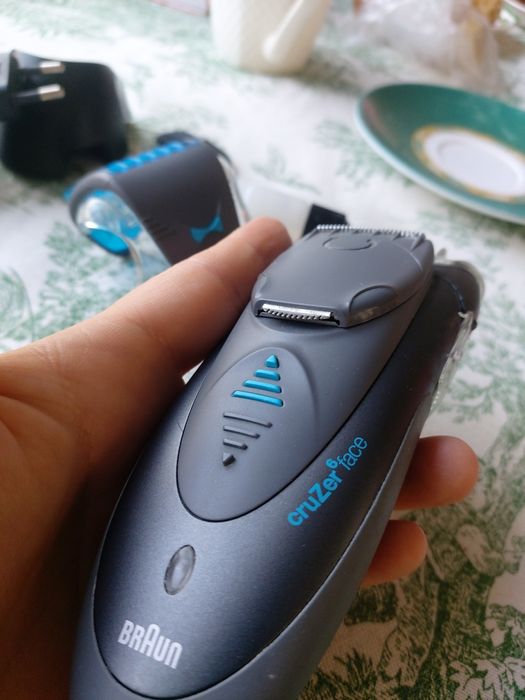 Электробритва Braun