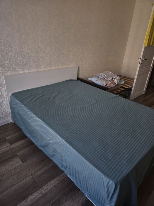 Продаю спальну кровать
