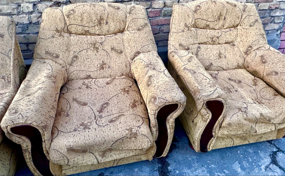 Продам Диван и 2 кресла