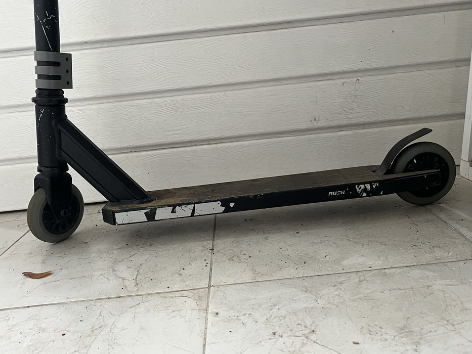 Продам трюковой самокат, хороший без царапин