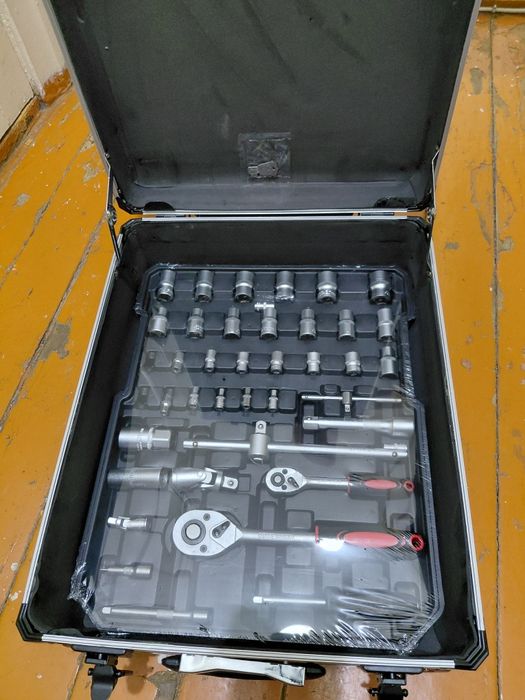 Набор слесарных инструментов