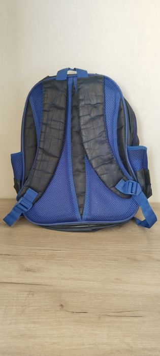 Продам рюкзаки 2500