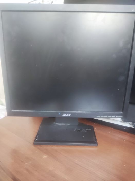 Монитор 17" Acer V173.