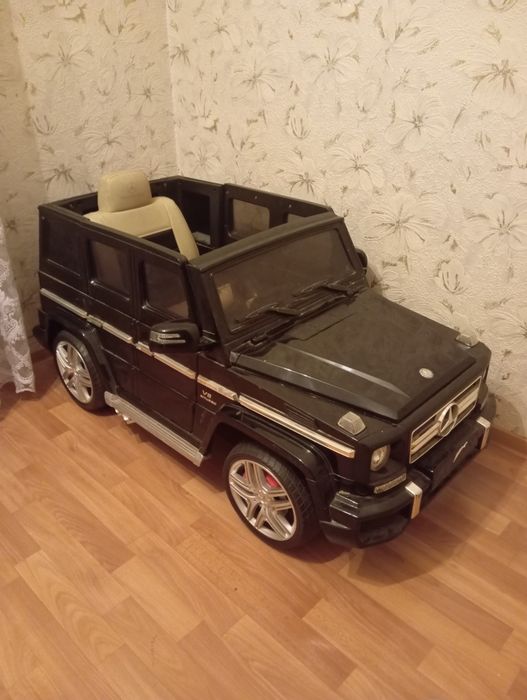 Игрушечная машина