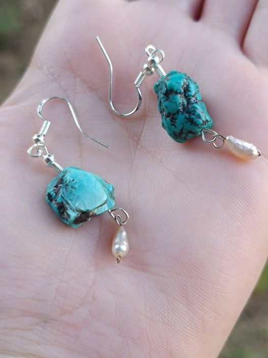 Vechi cercei din argint de 925, cu piatra turcoaz si perle de cultura