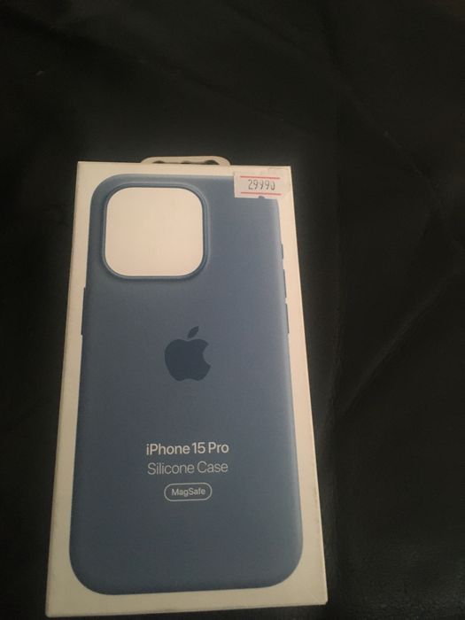 Оригинальные силиконовые чехлы на iPhone 15pro ,15