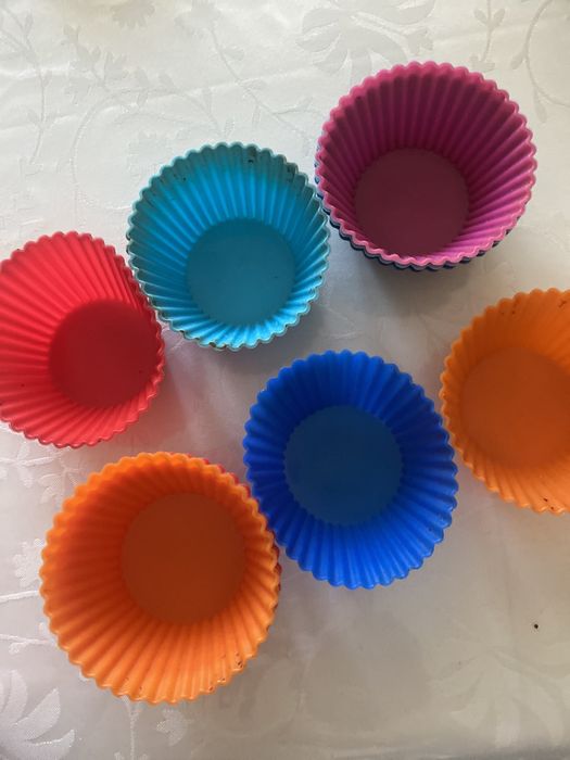 Продам формочки для кекса 11 штук силиконовые