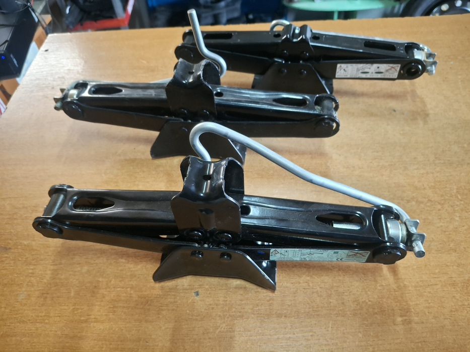 Cric Citroen Peugeot Fiat Opel  2013>