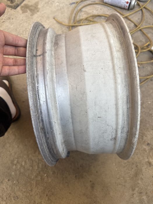 Продам один диск r15 торг есть
