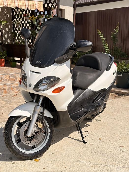 Scuter Piaggio X9 125 CC se conduce cu B