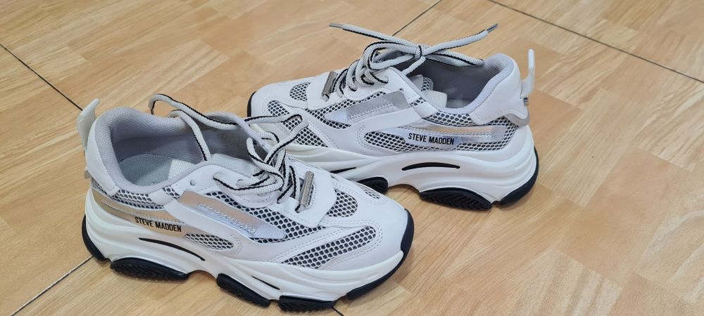 Adidasi Steve Madden
