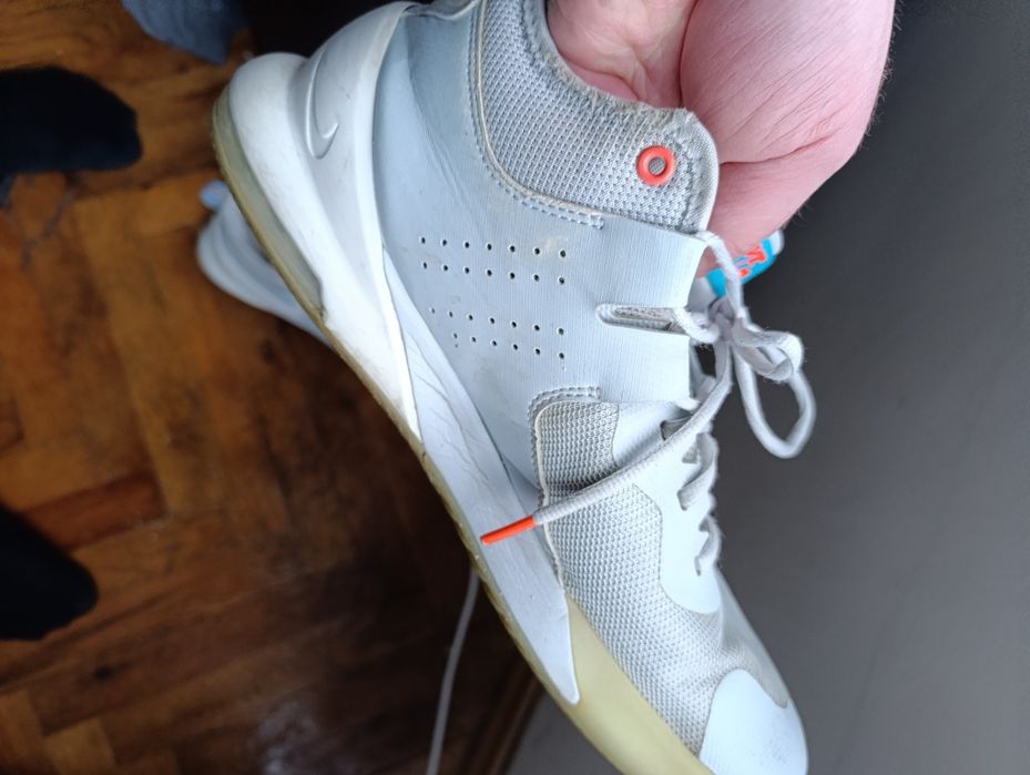 Продавам маратонки Nike airmax