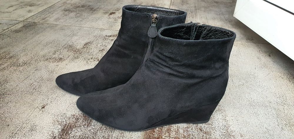 Botine din piele întoarsă