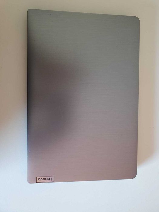 Лаптоп Lenovo IdeaPad 3 14ITL6 в много добро състояние.