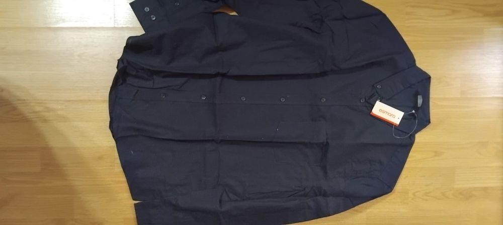 Camasi marimea 44/XL,noi,mânecă lunga