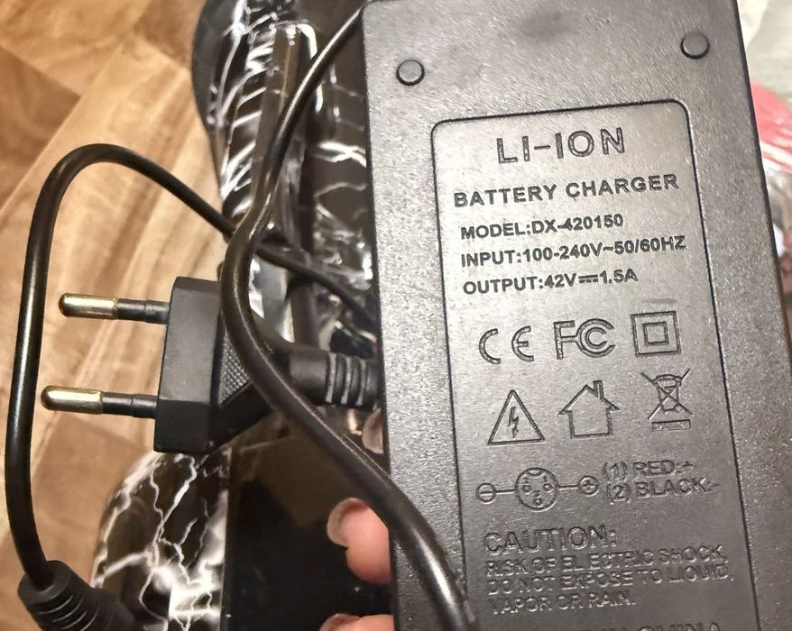 ГИРОСКУТЕР Li- lon DX-420150 с Bluetooth почти новый !