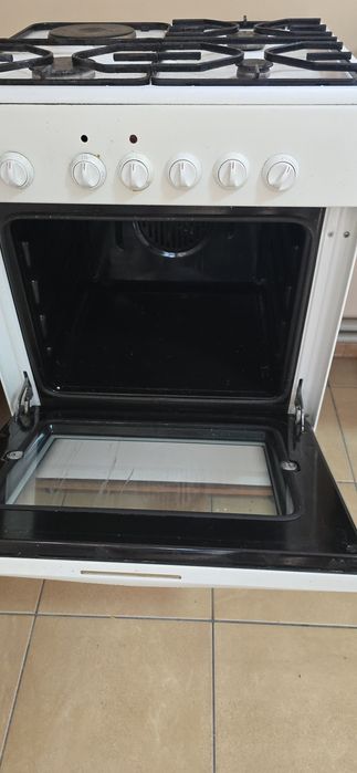 Продам газовую плиту