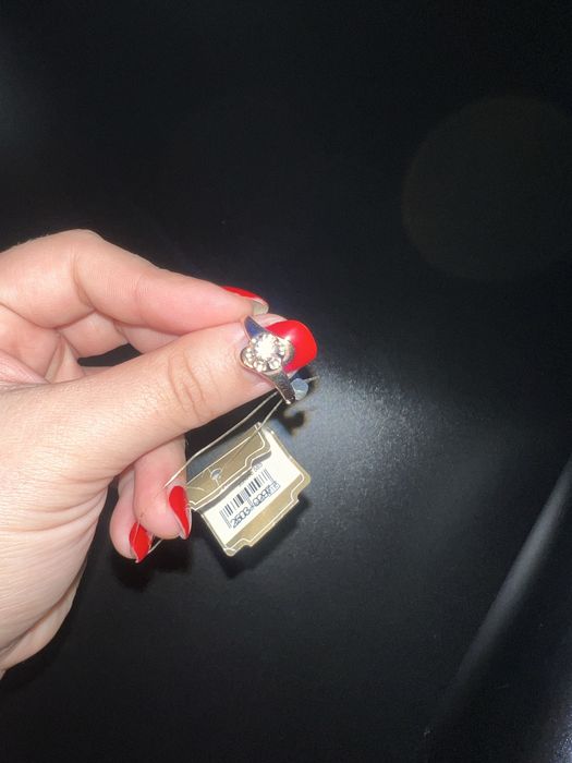 Продам золотое новое кольцо