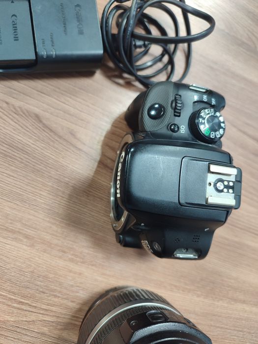 Canon 100D фотоаппарат