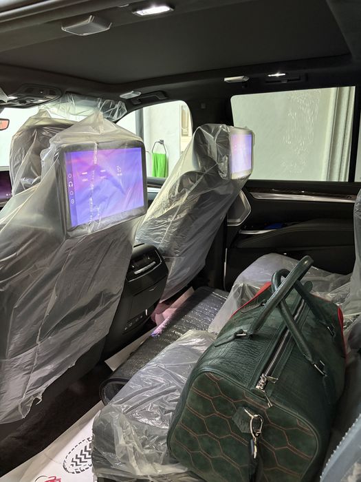 172000 USD Cadillac Escalade Luxury 2025/11