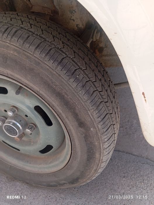 Vaz jiguli 2107  Yili 1990 Dokument generalniy Narxi 15 mln