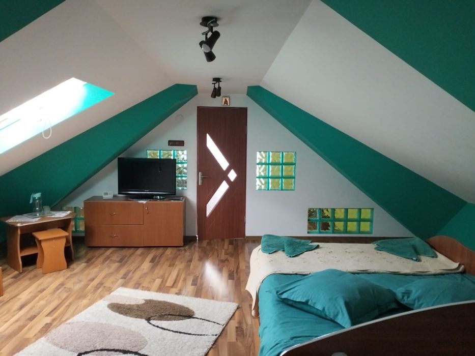 Cazare Moieciu de Jos/180 RON/noapte-7camere