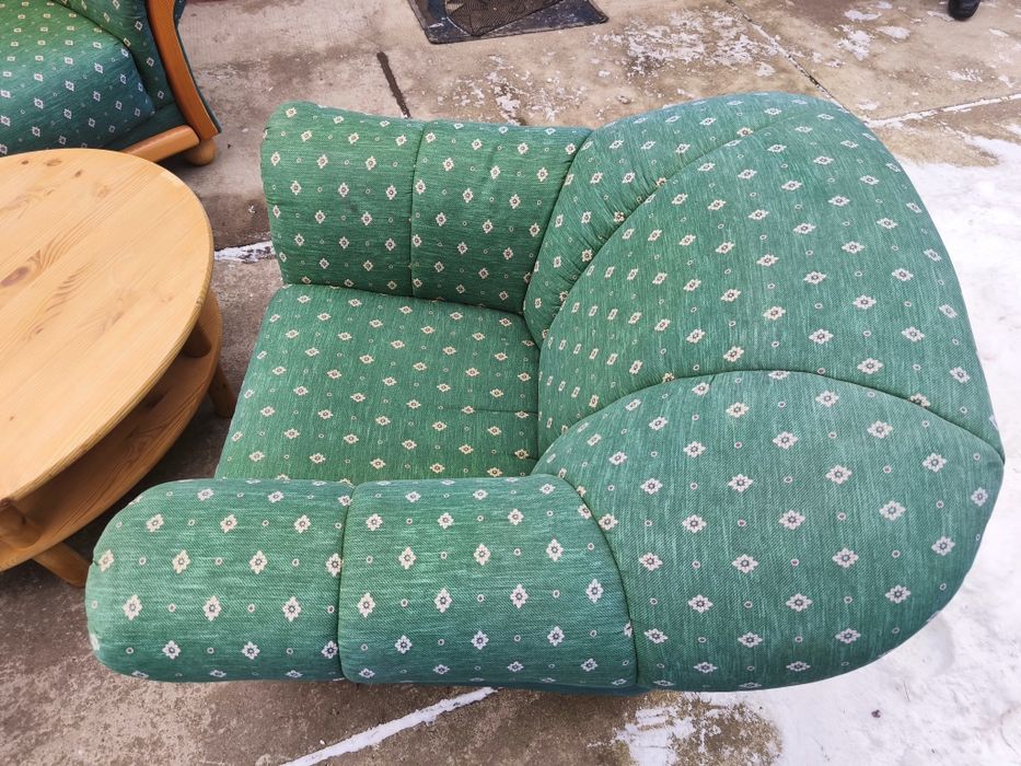 Colțar  + Fotoliu +  Măsuță