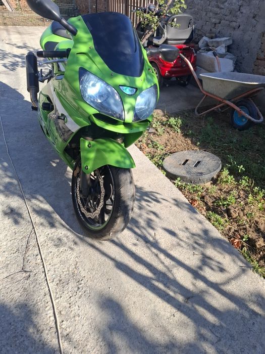 Kawasaki ZX-9R (900cc) din 2004, importată din Oland