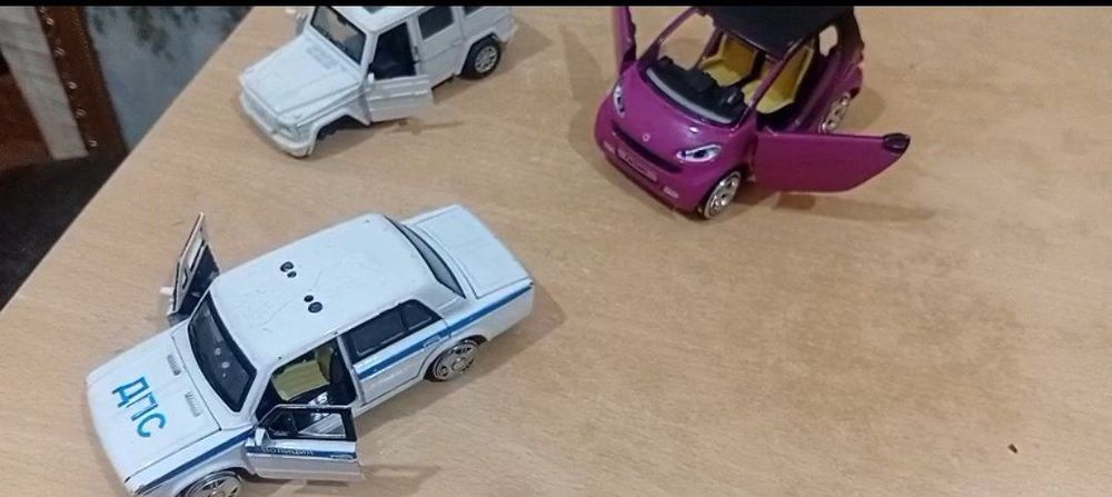 Машинки коллекционные (модели в уменьшенном масштабе)