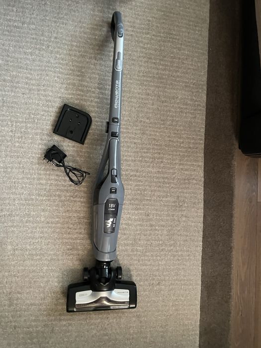 Aspirator vertical cu acumulator Rowenta
