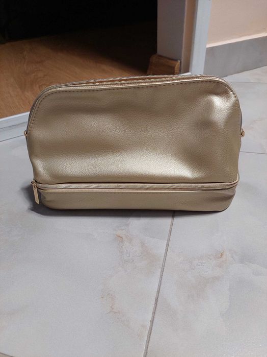 Дамски козметичен несесер. НОВ