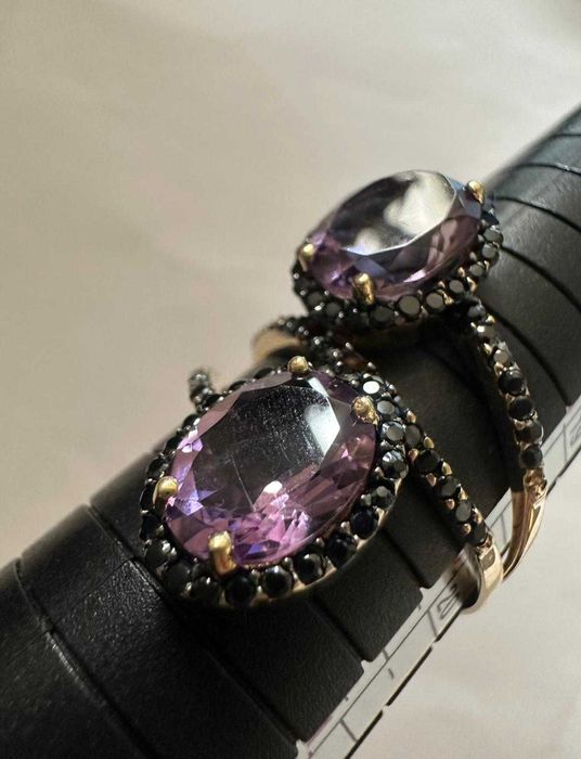 Inel din aur, decorat cu ametiste și cubic zirconia